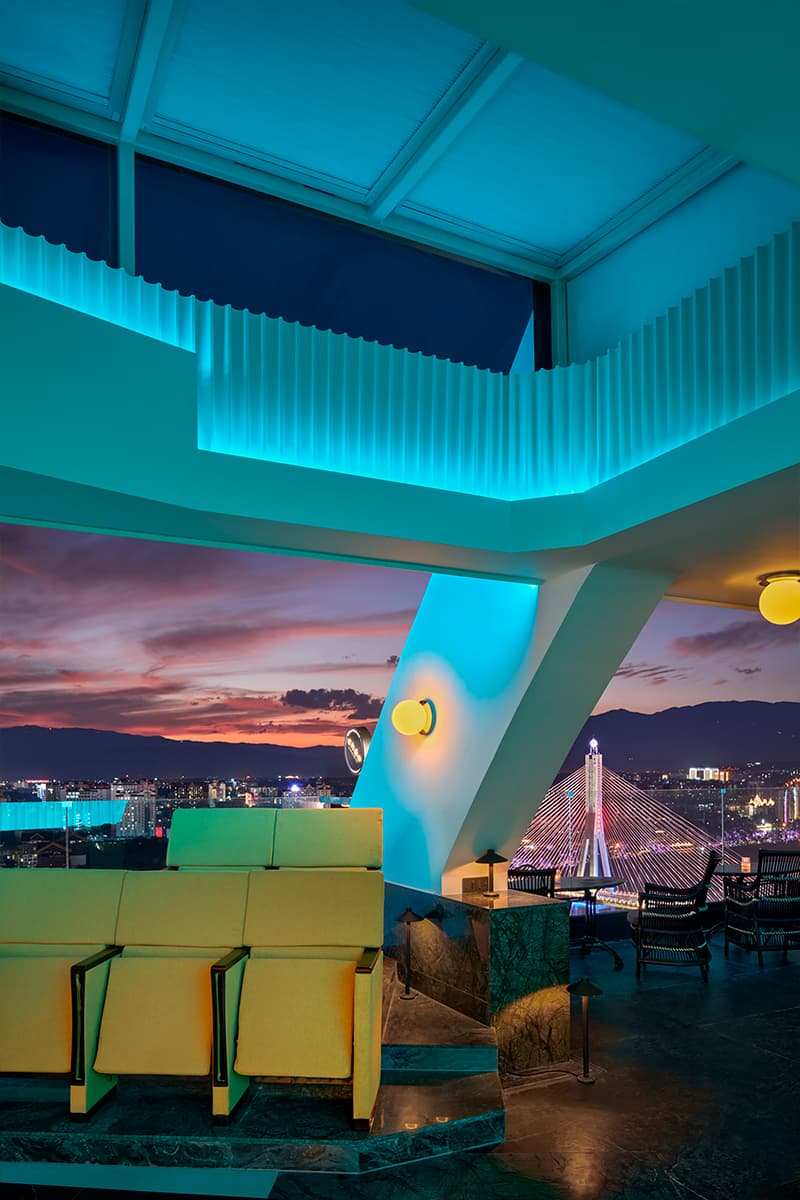 Микс винтажной мебели и современного искусства в интерьере отеля — проект бюро Funs Creative Design Consultant