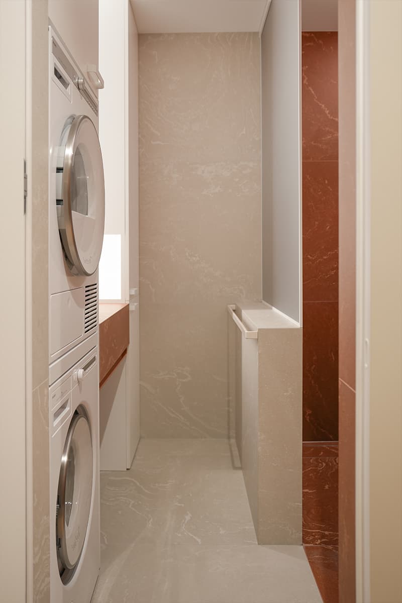 Зоны для хобби и место для кошки в светлом интерьере квартиры для молодой пары — проект бюро ZROBIM architects