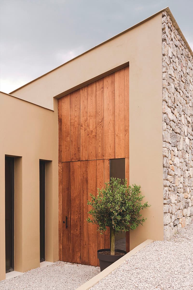 Природные цвета и материалы в минималистичном интерьере загородного дома — проект Анны Кью