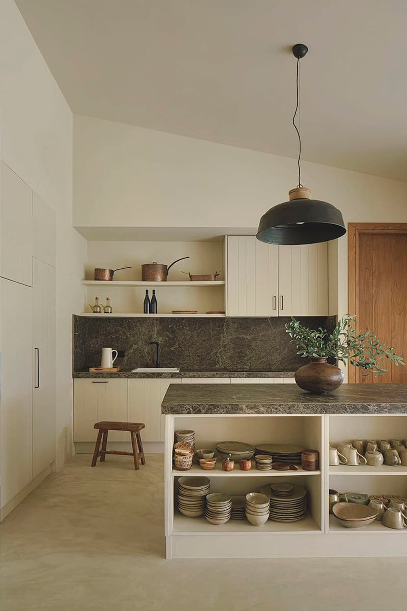 Природные цвета и материалы в минималистичном интерьере загородного дома — проект Анны Кью