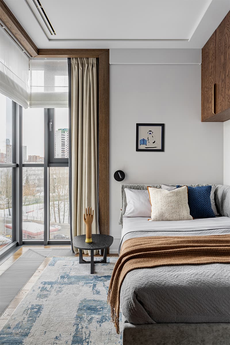 Элементы французского стиля, воздушность и натуральный камень в интерьере квартиры для молодой мамы с детьми — проект Саши Камы