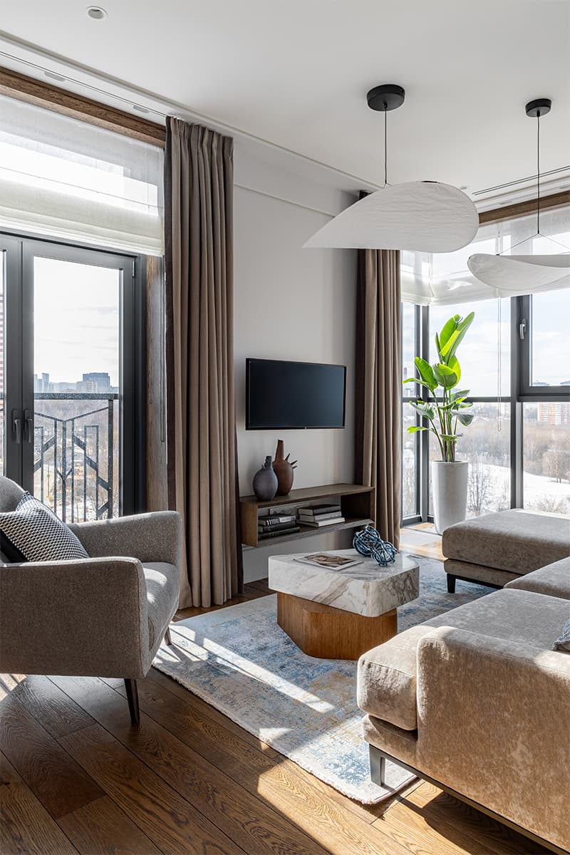 Элементы французского стиля, воздушность и натуральный камень в интерьере квартиры для молодой мамы с детьми — проект Саши Камы