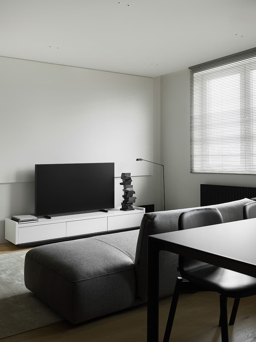 Спокойствие и практичность в интерьере квартиры для предпринимателя из Саратова — проект QUADRUM