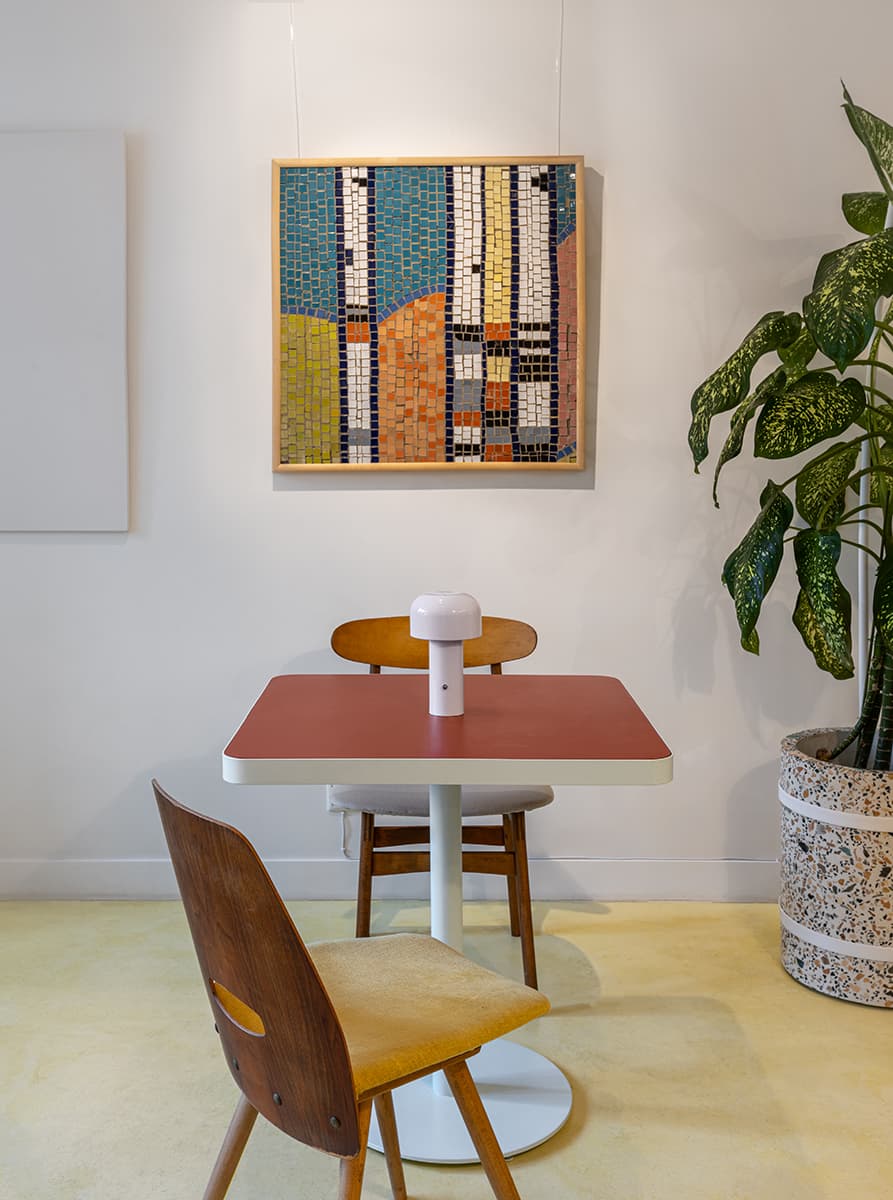 Уютный и красочный интерьер локальной кофейни с функцией культурного центра — проект vandall bureau