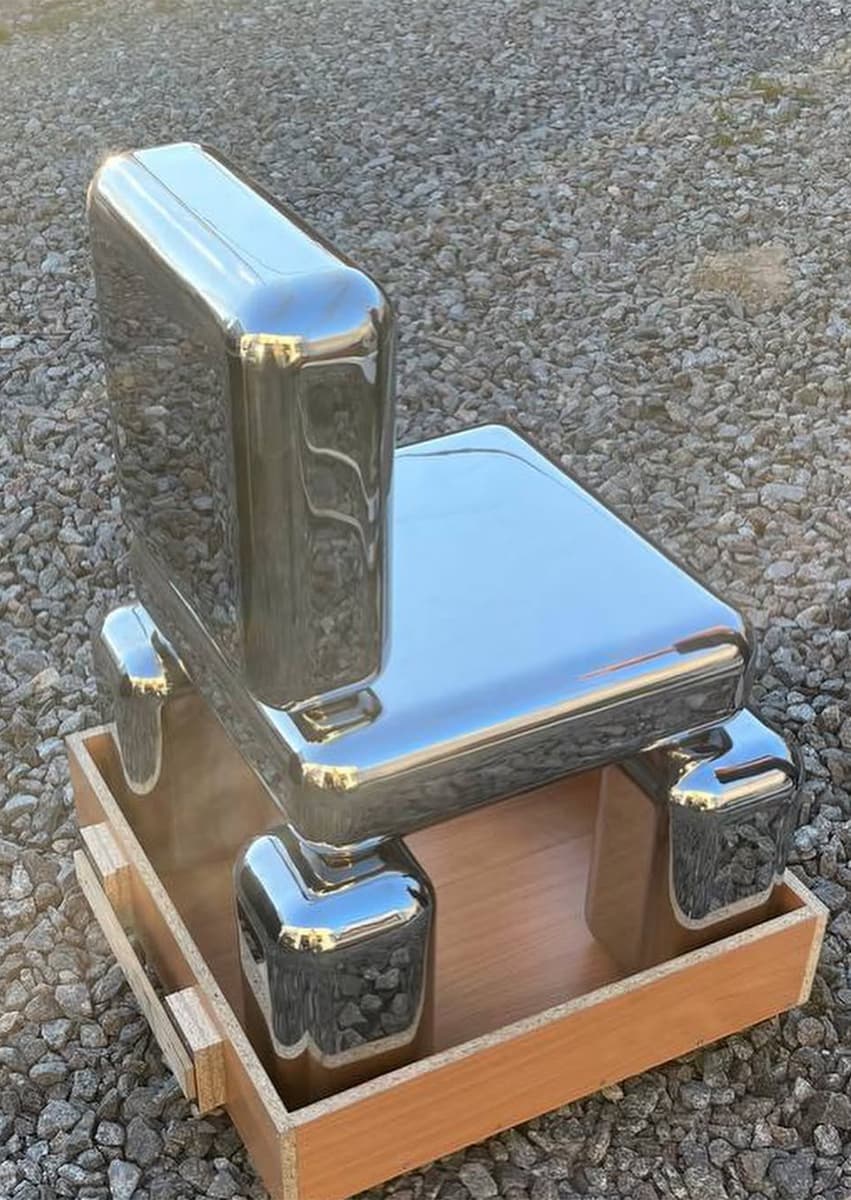 SYNDICATE: PIXEL CHAIR
