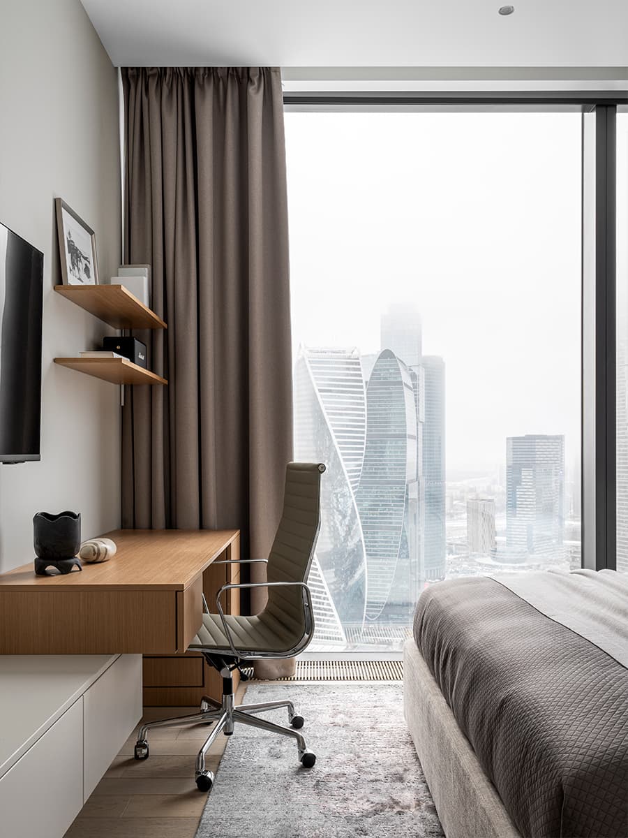 Сдержанный интерьер квартиры с видом на Москва-Сити — проект Кристины Кораблиной