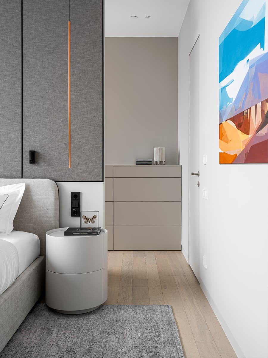 Сдержанный интерьер квартиры с видом на Москва-Сити — проект Кристины Кораблиной