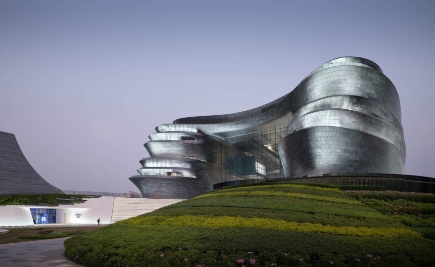 В Шэньчжэне открылся Музей науки и технологий по проекту Zaha Hadid Architects