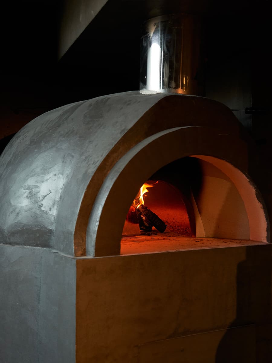 Интерьер московского ресторана, вдохновленный образом сказочного русского леса — проект бюро LEFTdesign