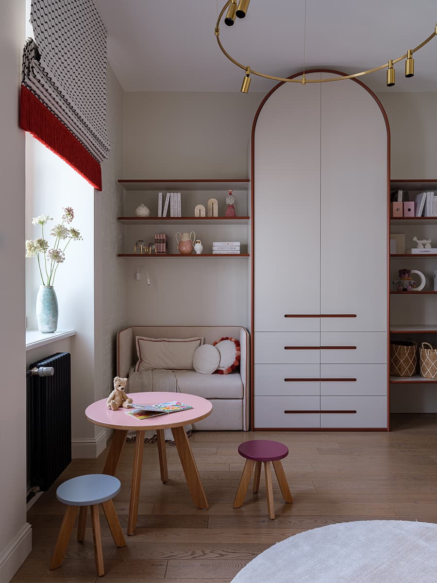 Воздушная квартира с открытым балконом и видом на центр Москвы — проект Кати Гербер