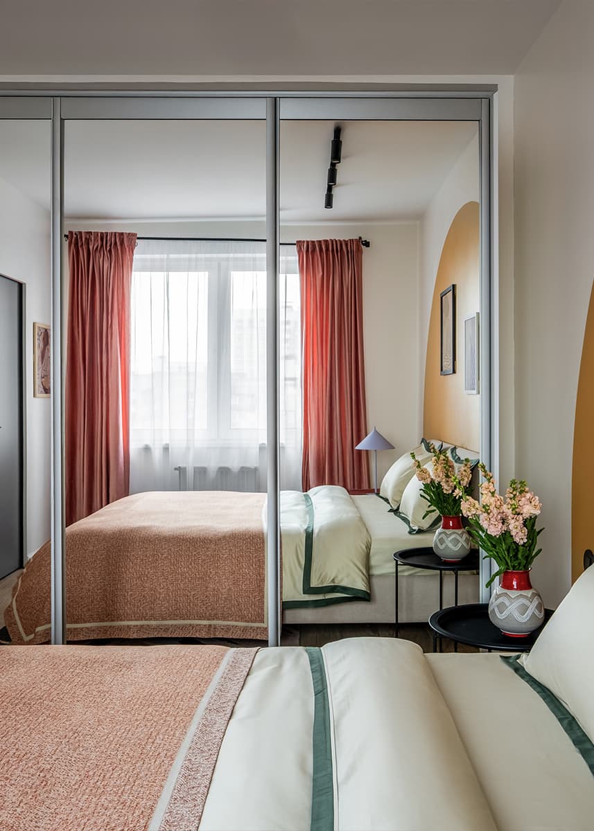 Элементы скандинавского стиля и французский шик в ярком интерьере — проект Мии Грабчак