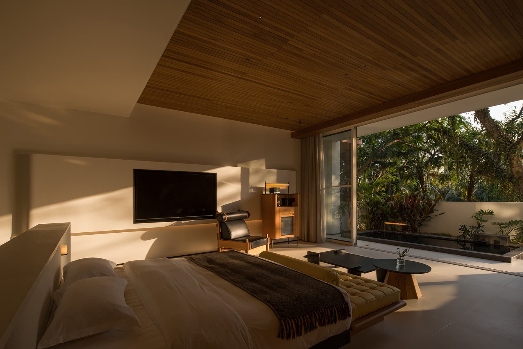 Диалог между человеком и природой Китая в интерьере загородного отеля — проект Робина Ло