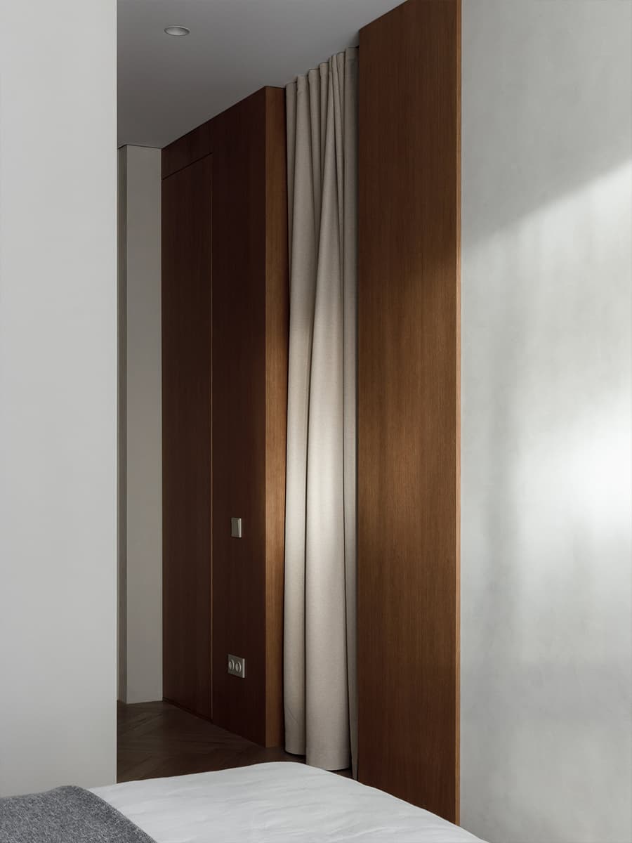 Детали из древесины и обволакивающая отделка в залитом светом интерьере — проект студии STARIKOVA.ARCHITECTS w3