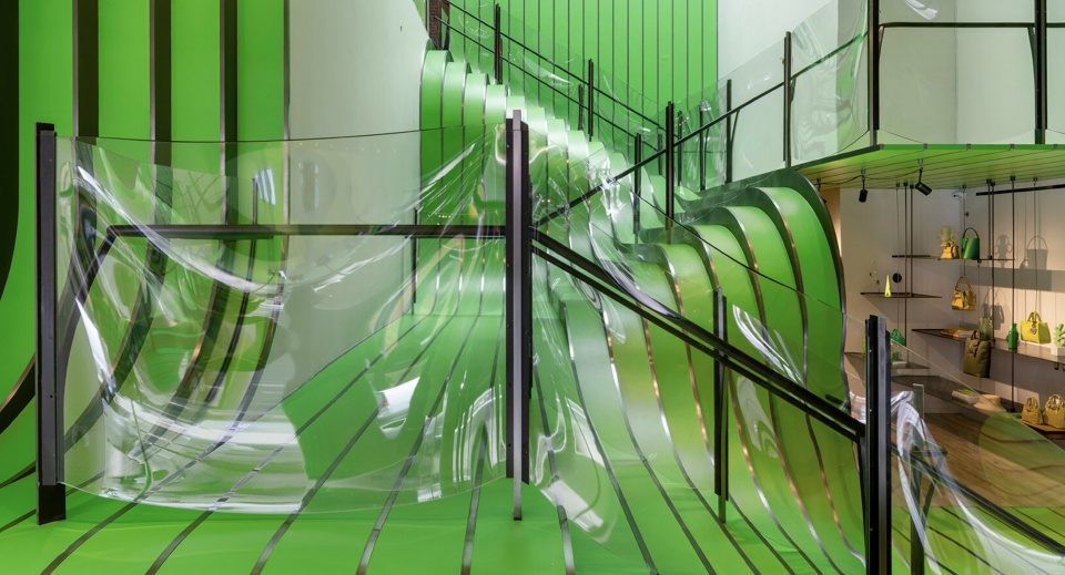 Heatherwick Studio обновила флагманский бутик Longchamp в Нью-Йорке