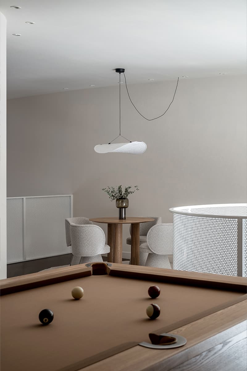 Элегантный интерьер пентхауса с бильярдной в центре Москвы — проект дизайн-студии ММ interior
