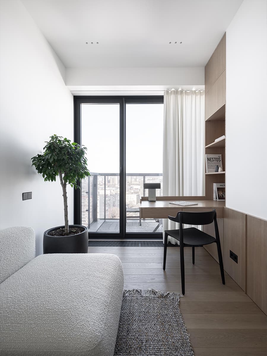 Продуманный до мелочей интерьер квартиры с графичными деталями — проект bureau SLOVO