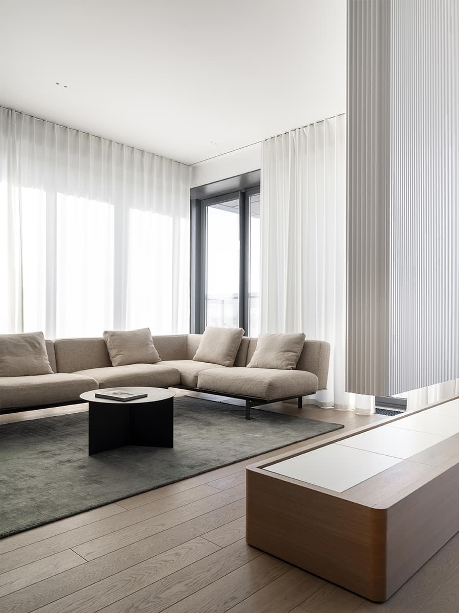 Продуманный до мелочей интерьер квартиры с графичными деталями — проект bureau SLOVO w3