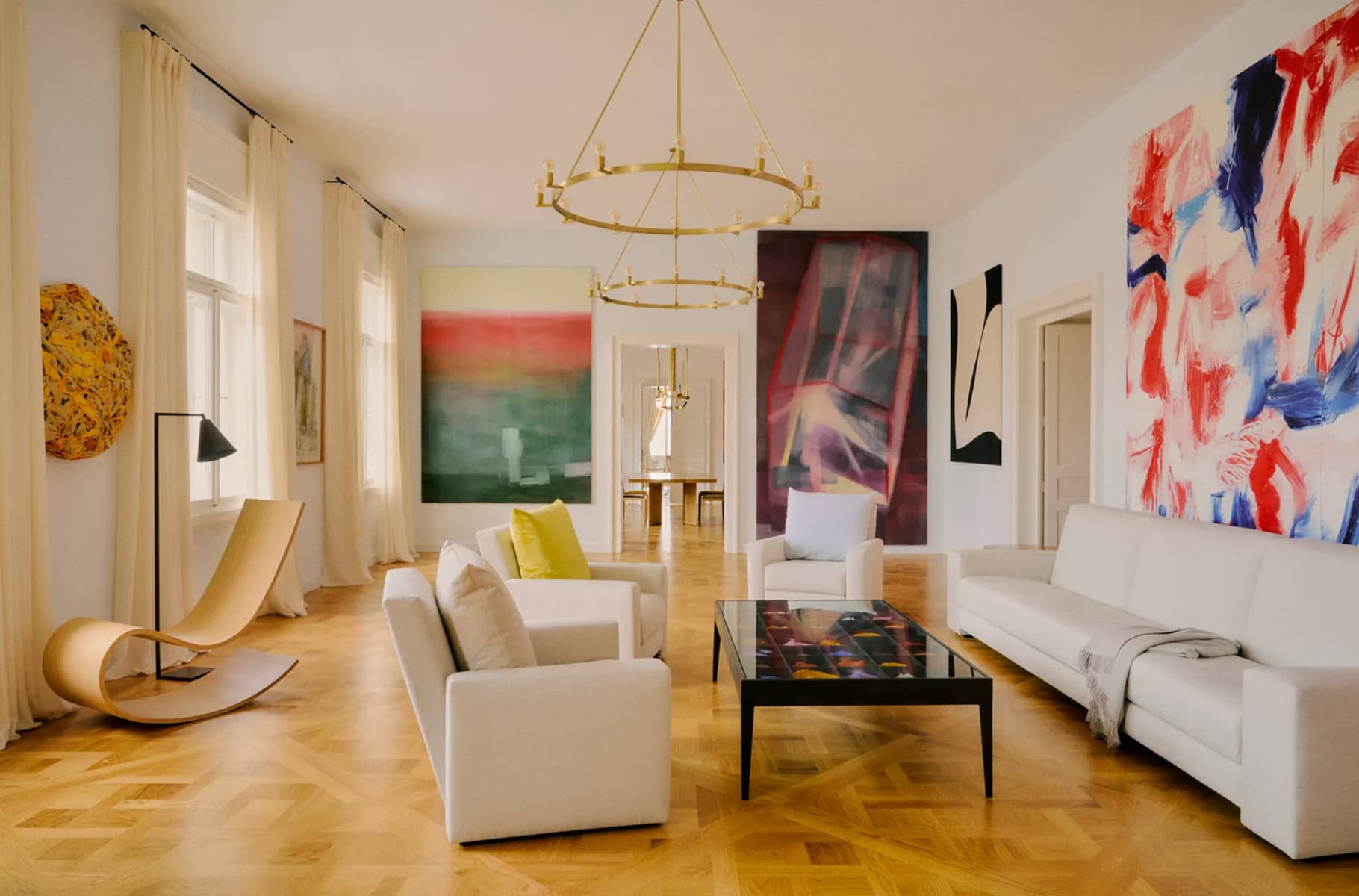 Глазами художника: театральная атмосфера в интерьере исторической квартиры — проект Ричарда Педуцци