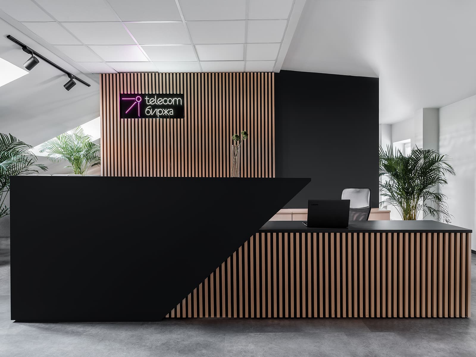 Баланс уюта и строгости в эффектном интерьере офиса московской IT-компании — проект Светланы Вахтиной