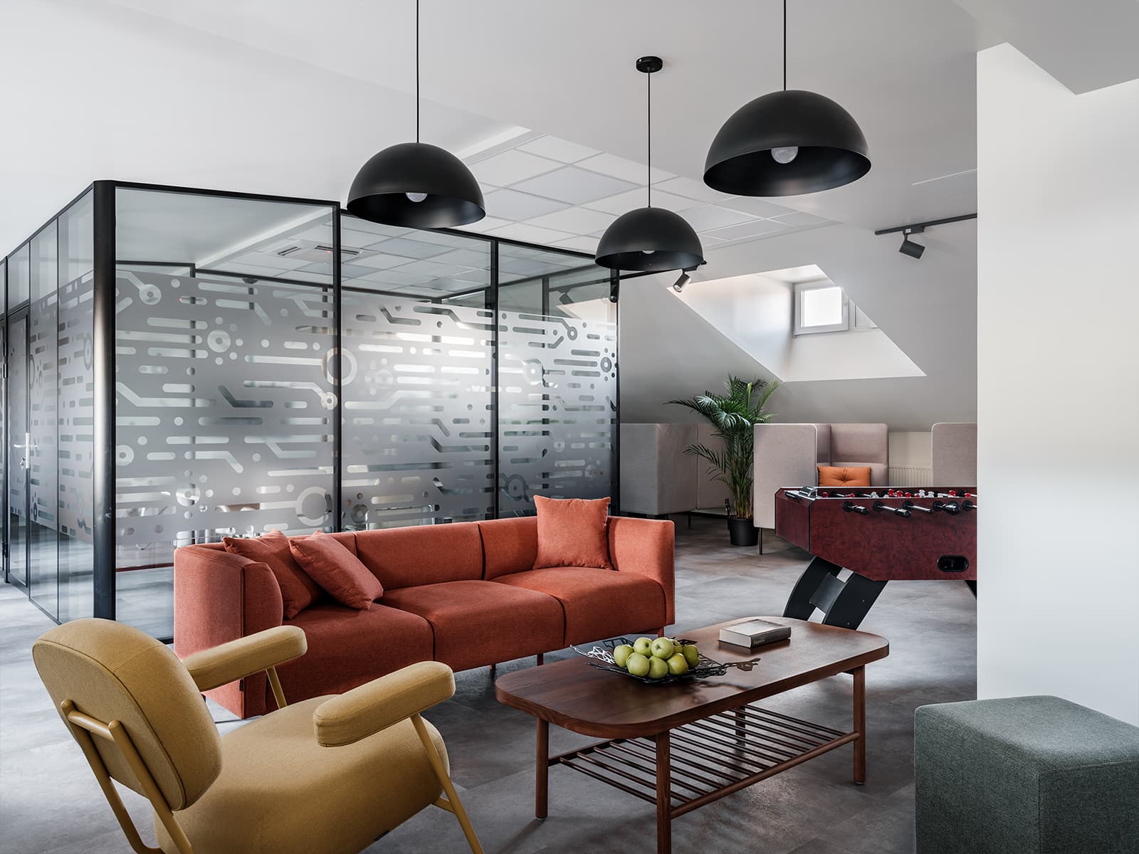 Баланс уюта и строгости в эффектном интерьере офиса московской IT-компании — проект Светланы Вахтиной