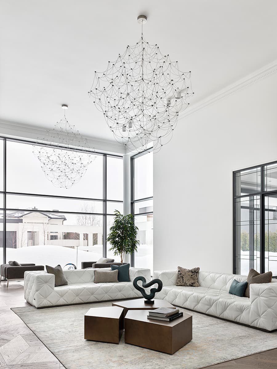 Натуральный камень в светлом и воздушном интерьере просторной виллы — проект дизайн-студии ARTHALL