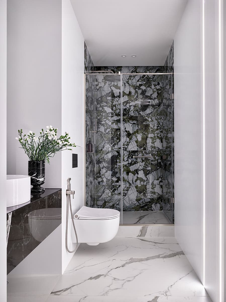 Зеркальные поверхности и спокойные тона в интерьере квартиры для большой семьи — проект Planka Buro