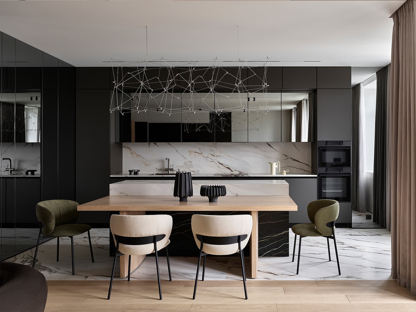 Зеркальные поверхности и спокойные тона в интерьере квартиры для большой семьи — проект Planka Buro w3