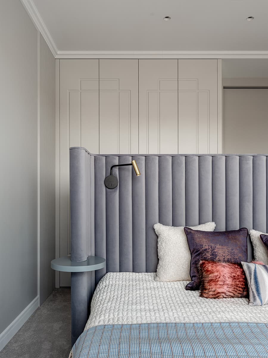 Цветовое зонирование и большая кухня в интерьере квартиры под сдачу в аренду — проект Галины Кобан