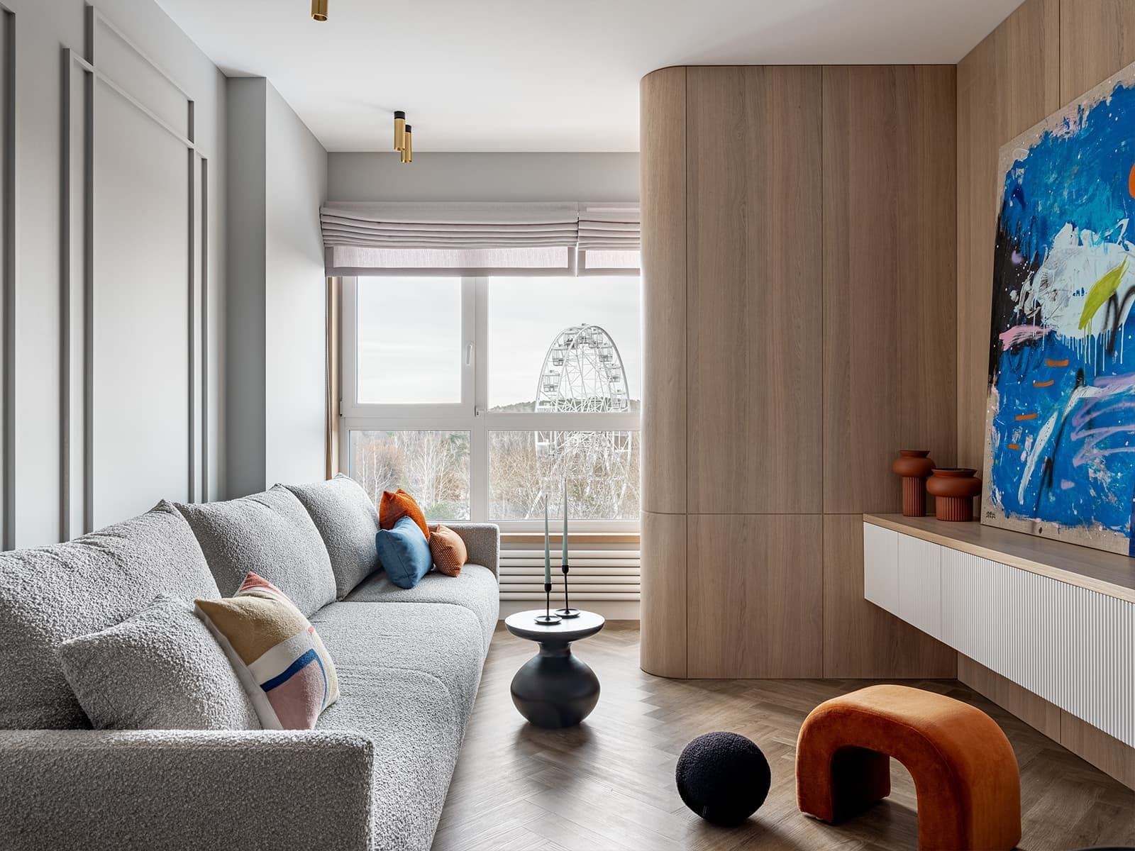 Цветовое зонирование и большая кухня в интерьере квартиры под сдачу в аренду — проект Галины Кобан