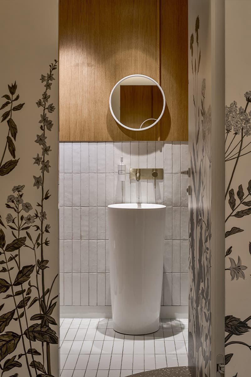 Элегантный интерьер пентхауса с бильярдной в центре Москвы — проект дизайн-студии ММ interior