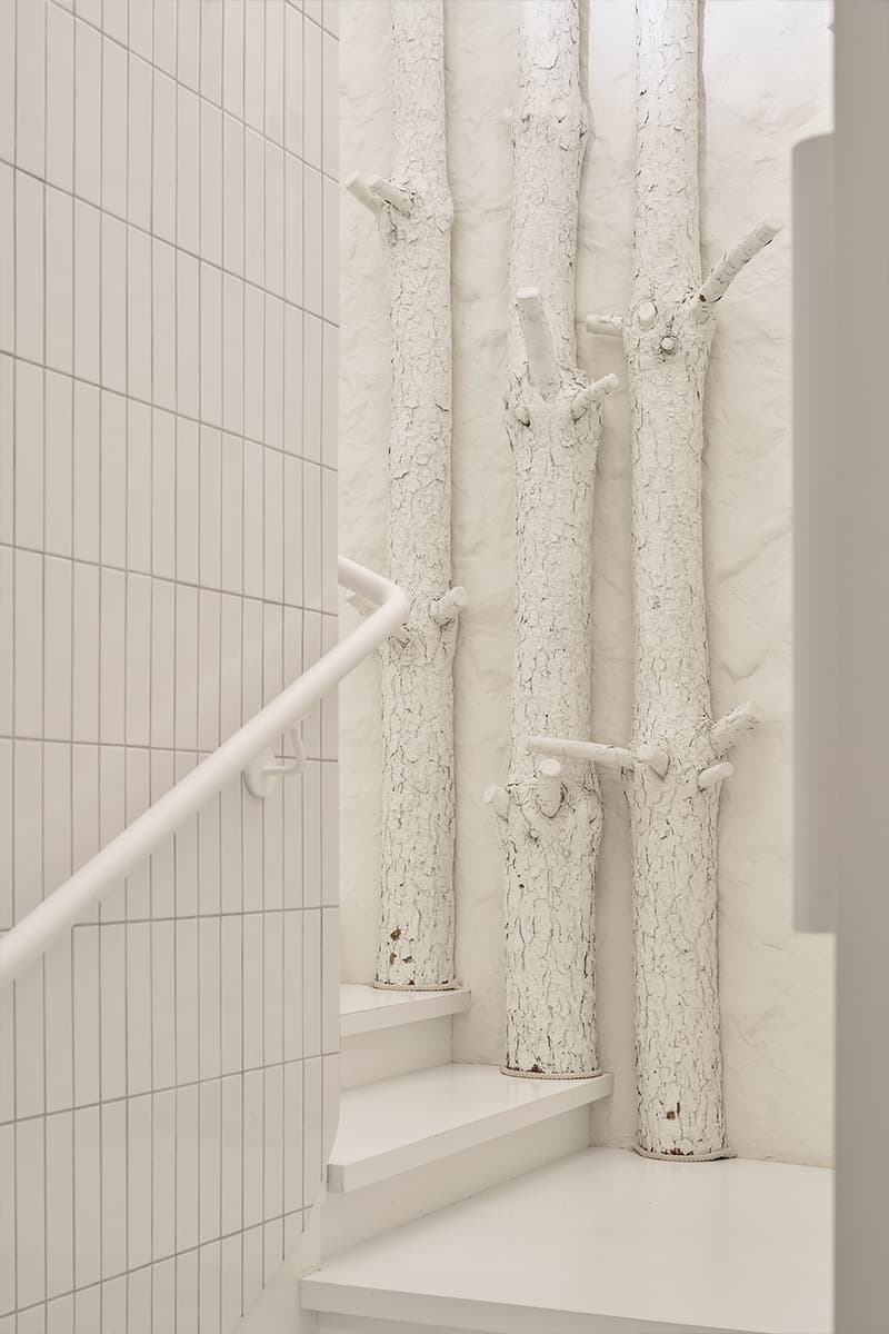 Авторские панно и плавная смена сезонов в интерьере московского ресторана — проект бюро УГОЛОК