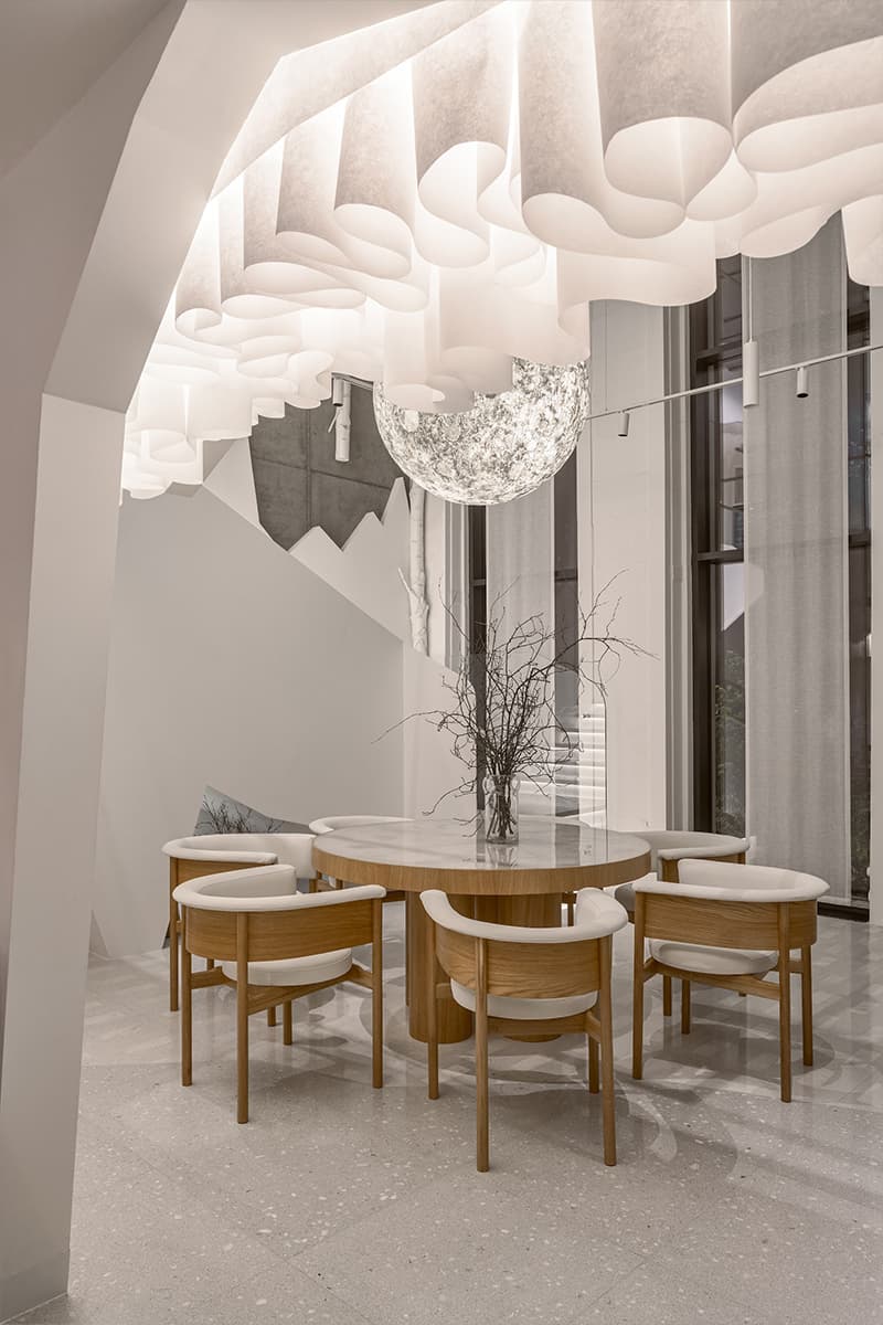 Элегантный интерьер пентхауса с бильярдной в центре Москвы — проект дизайн-студии ММ interior