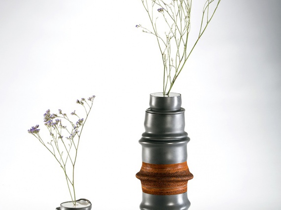 Выпускник Академии Бецалель представил коллекцию саморазрушающихся ваз