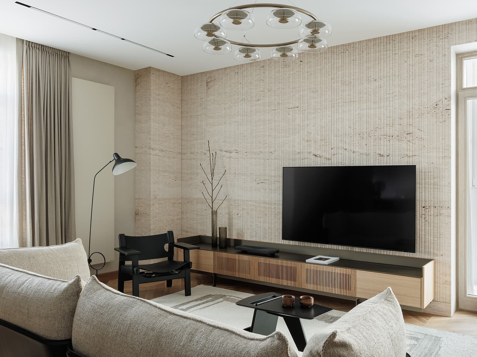 Бесшовные обои и итальянская мебель в светлом интерьере квартиры — проект Ольги Фокиной