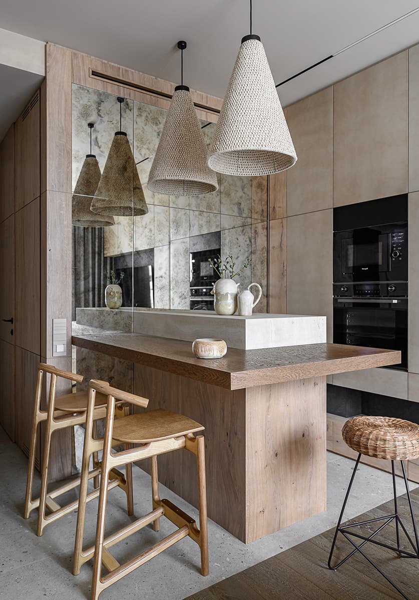 Бесшовные обои и итальянская мебель в светлом интерьере квартиры — проект Ольги Фокиной