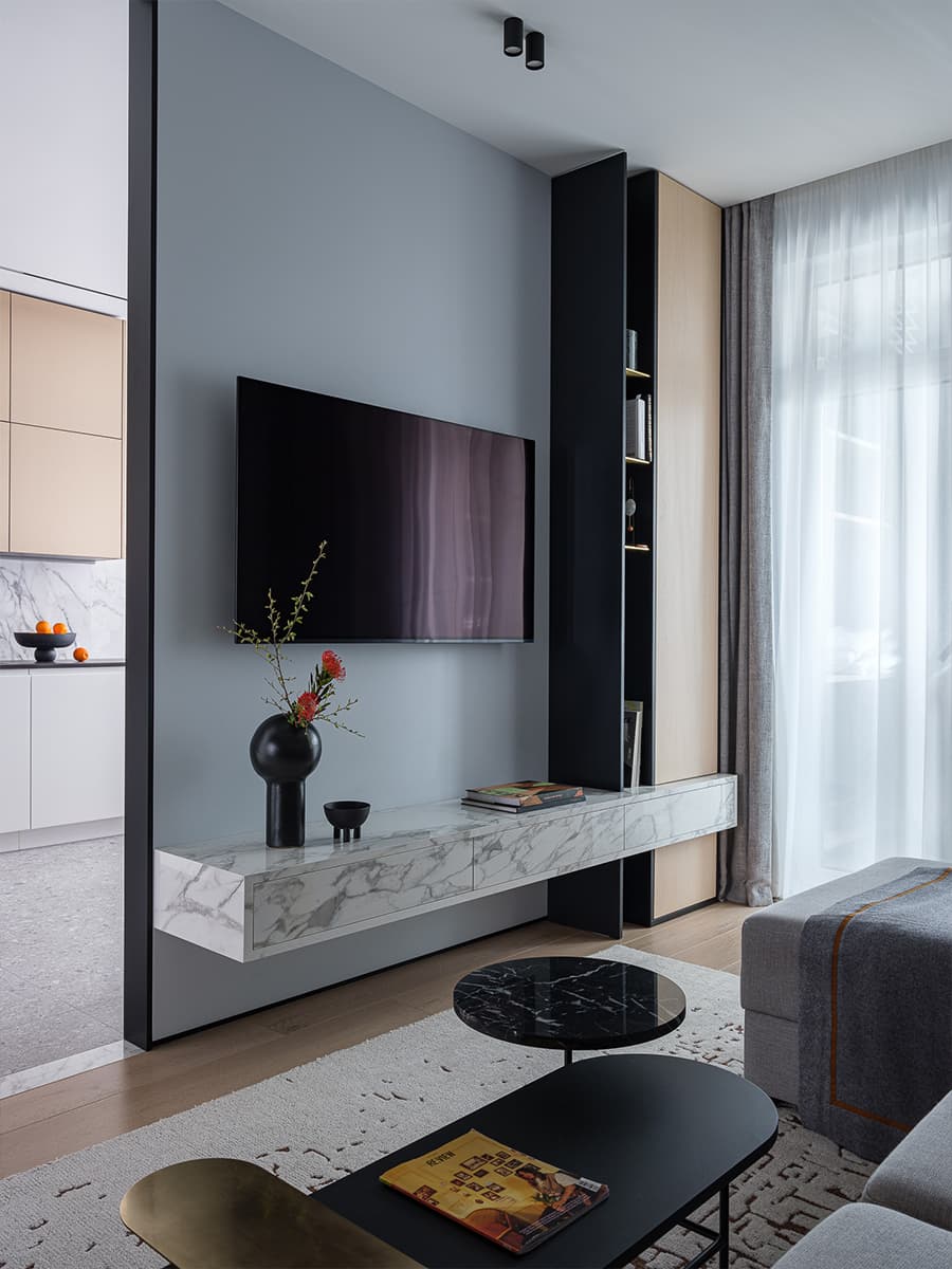 Терракотовые акценты в интерьере небольшой квартиры — проект студии Poshinteriors