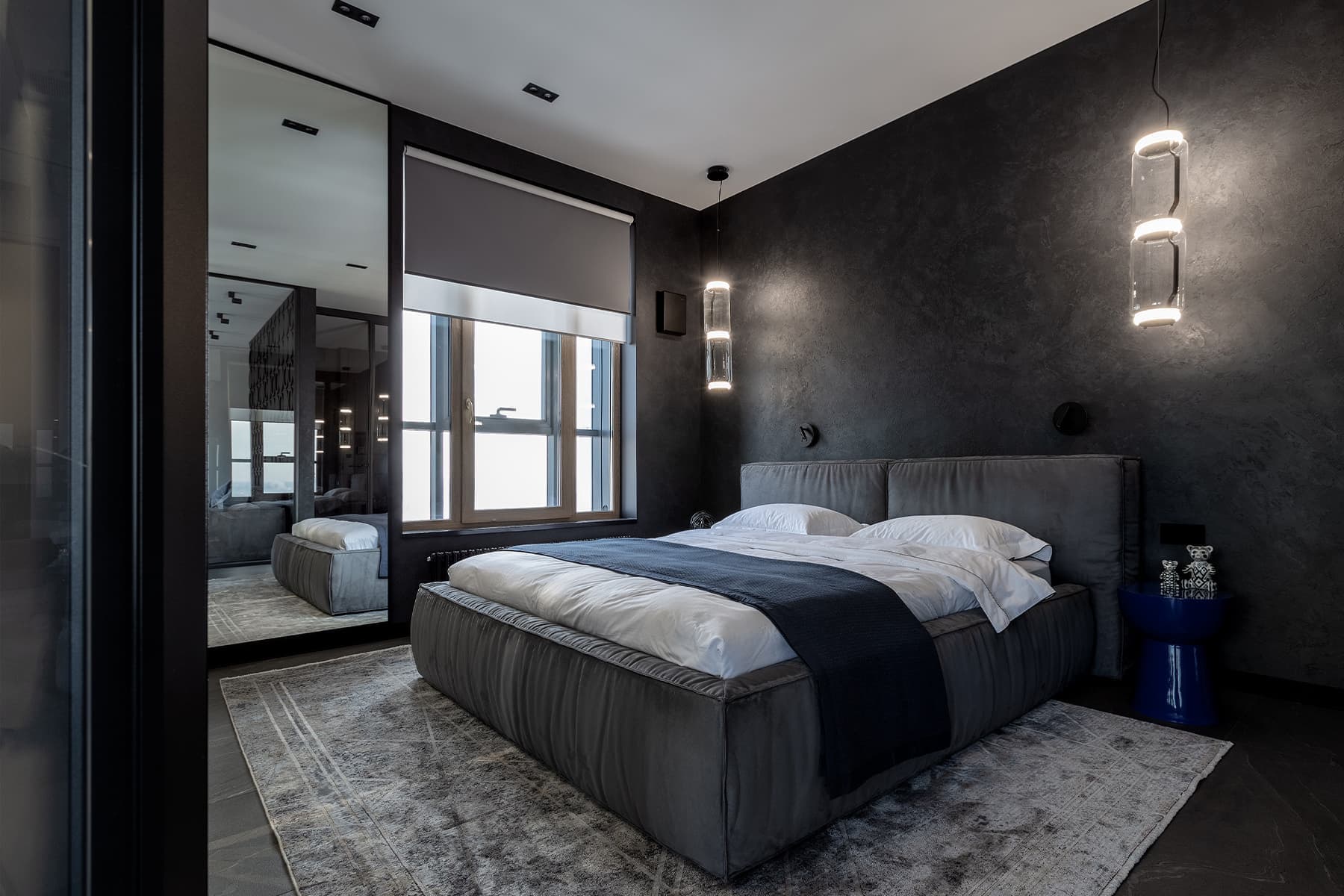 Голубое стекло и ощущение воздуха в современном интерьере для студента — проект design studio Galitarova