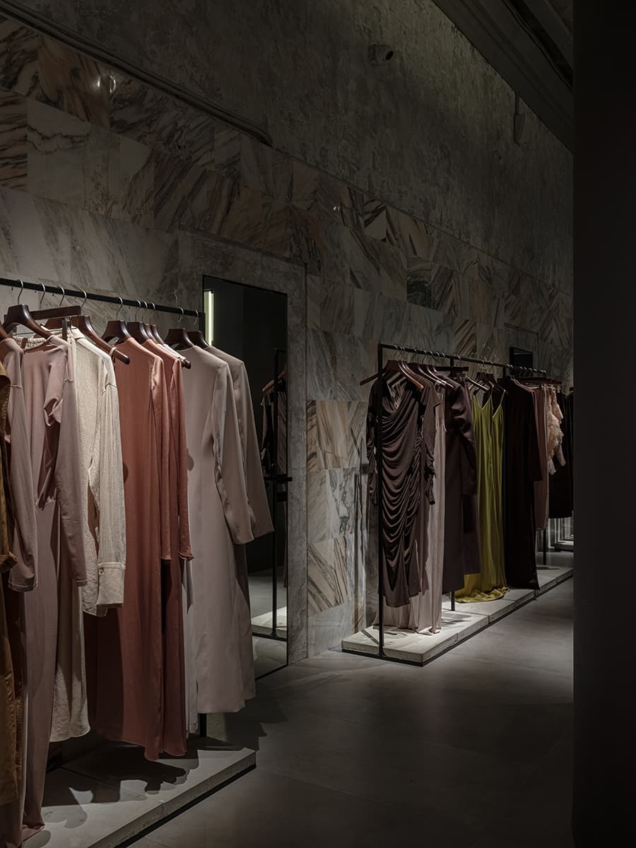 Таинственный дух итальянских палаццо в бутике одежды — проект Валерии Гореловой и бюро The VIEW