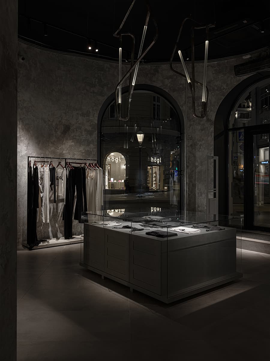 Таинственный дух итальянских палаццо в бутике одежды — проект Валерии Гореловой и бюро The VIEW