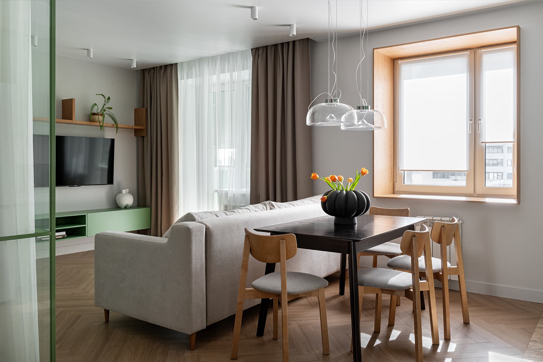 Пастельные оттенки в интерьере небольшой семейной квартиры — проект LR Design Atelier