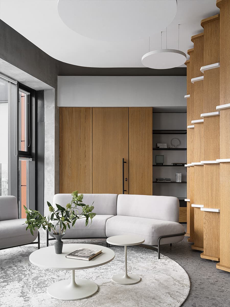 Уютный интерьер офиса современного техно-гиганта — проект дизайн-бюро N°11