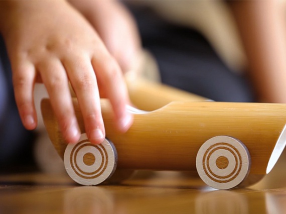 Дизайнеры из Австралии придумали серию детских игрушек из бамбука