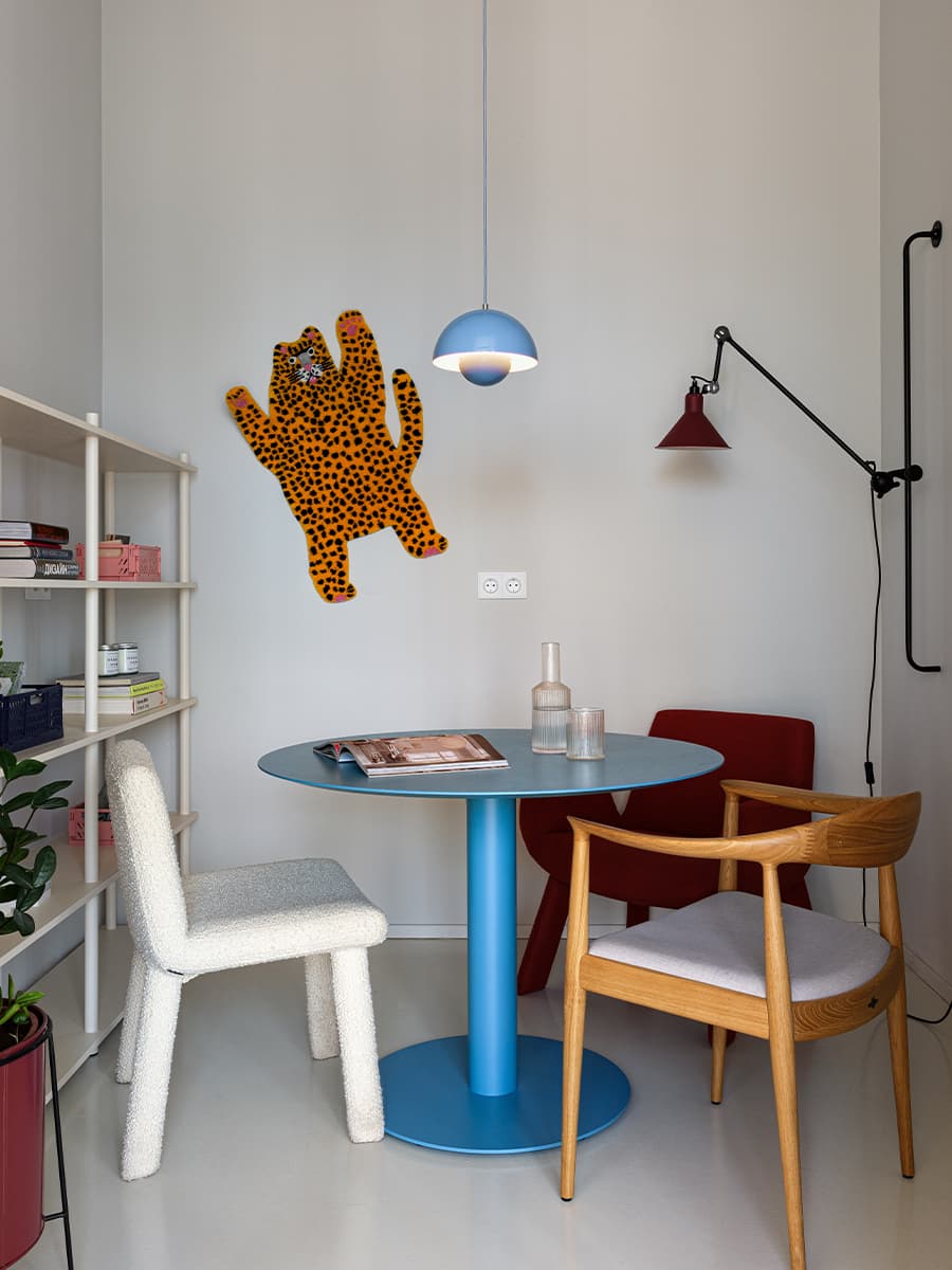 Эклектичный и яркий интерьер офиса дизайн-студии — проект студии DSGN HUB w3