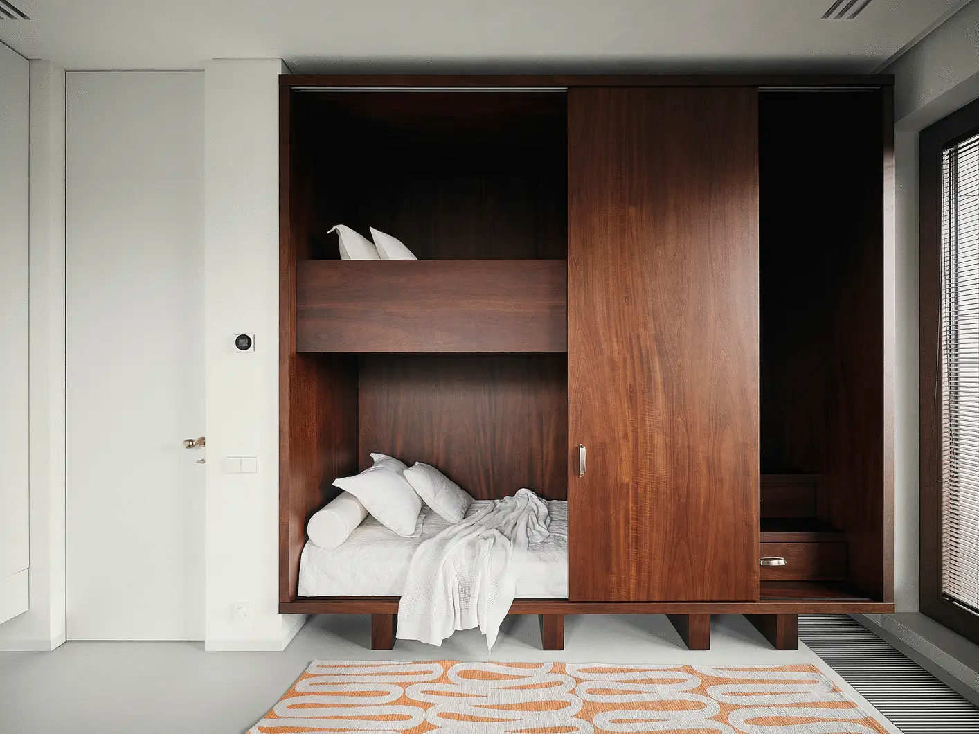 Эклектичный интерьер семейной квартиры с петербургским характером — проект DA Bureau