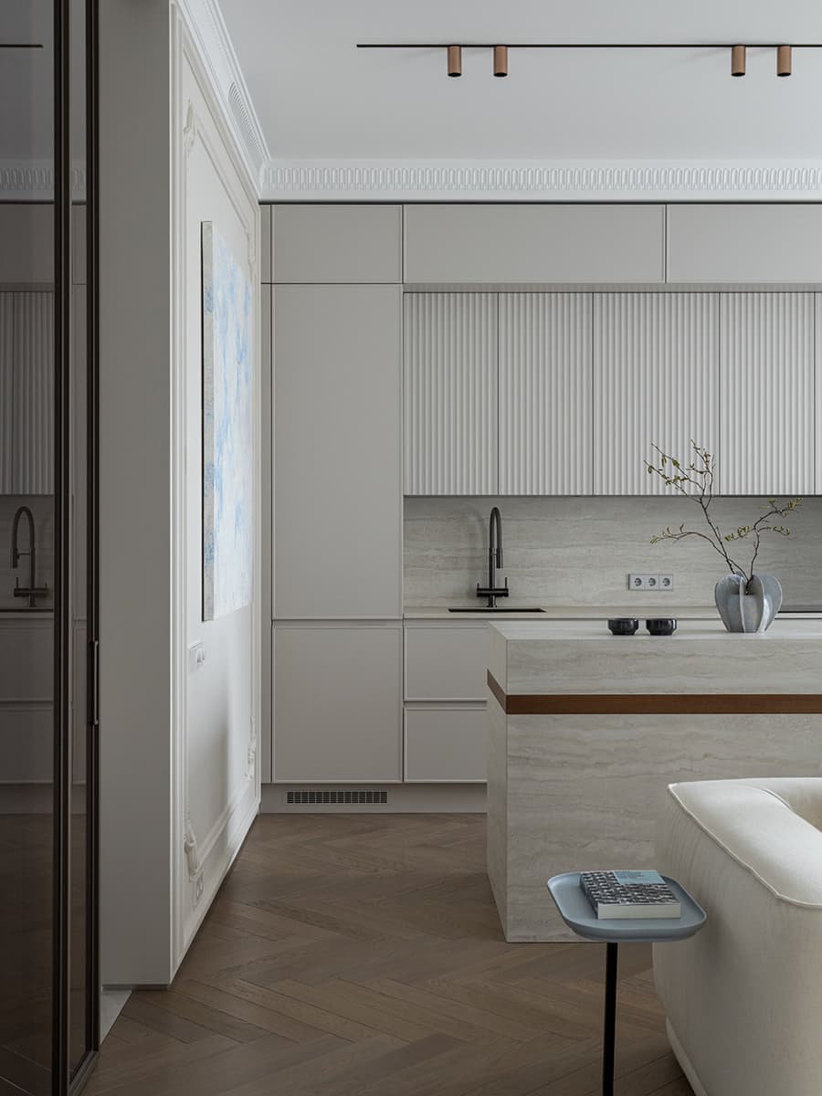 Квартира на вырост: сдержанный интерьер для родителей и ребенка — проект бюро STARIKOVA.ARCHITECTS