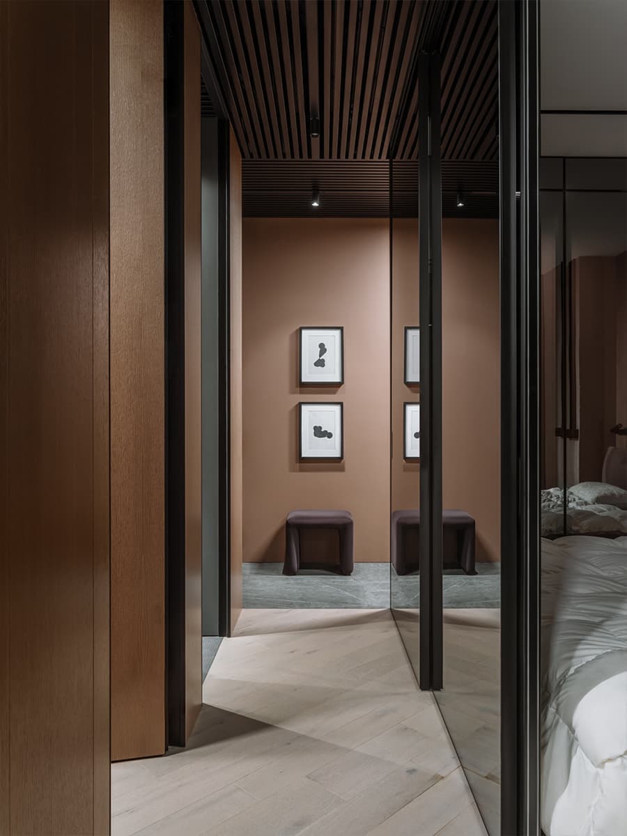 Строгий интерьер квартиры для семьи дизайнера — проект студии Nashe Interiors