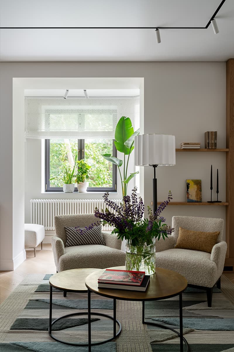 Эклектичный интерьер просторной квартиры в Казани — проект Алены Ольхиной