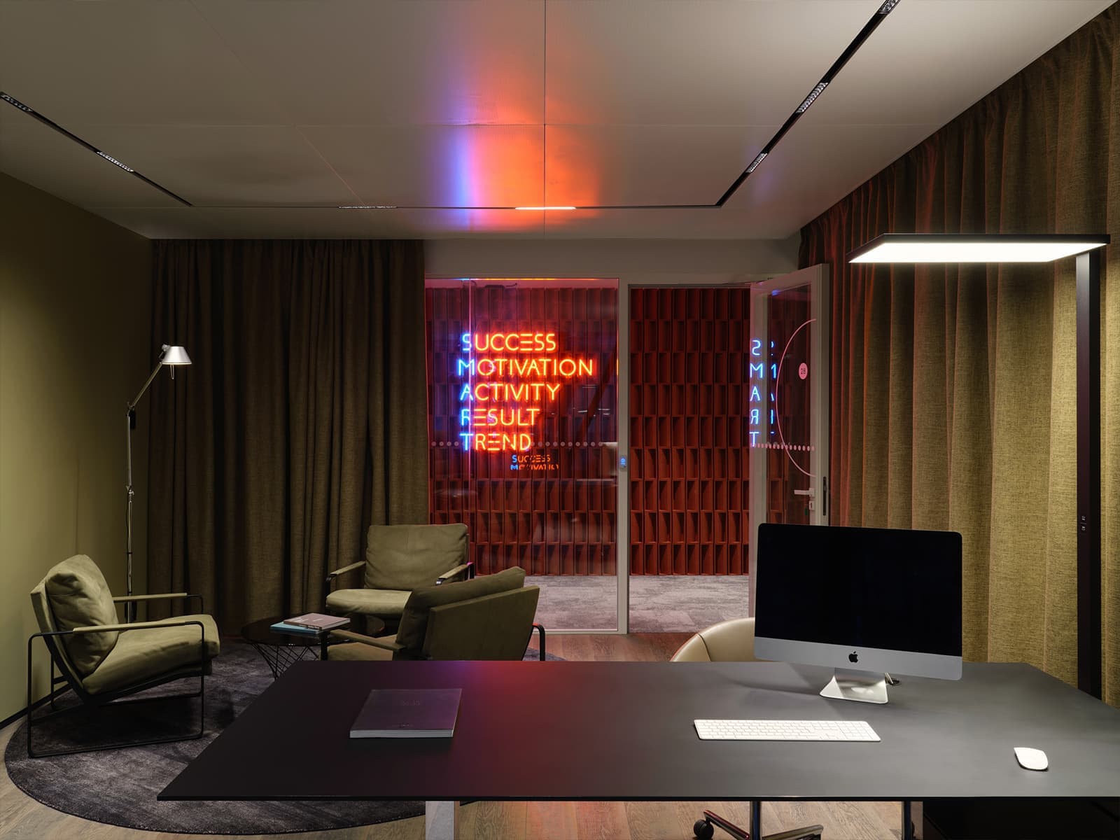 Галерея интерьерных решений в оформлении офиса московского холдинга — проект архитектурного бюро АРХИСТРА