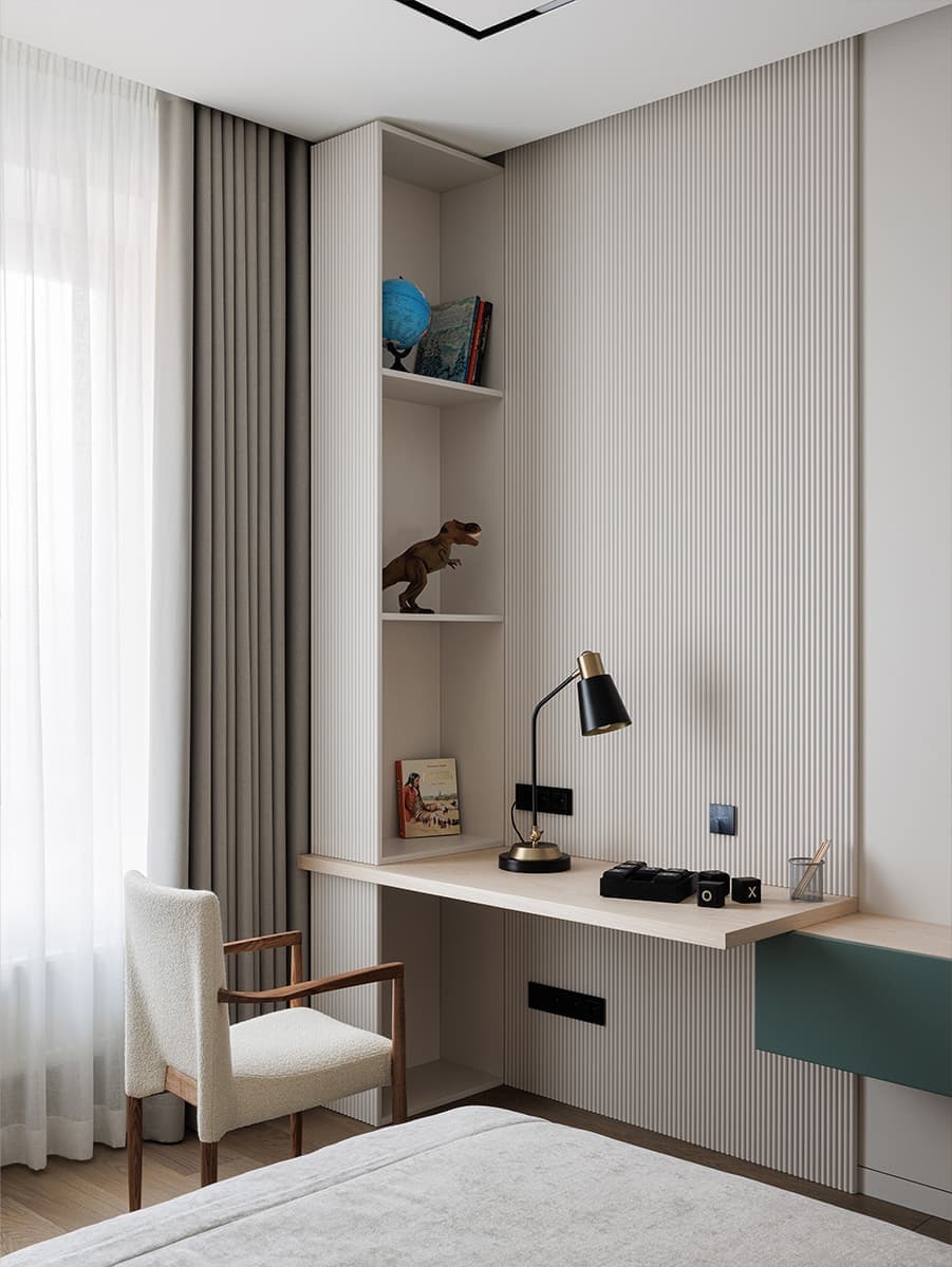 Ковры, искусство и азиатские нотки в интерьере семейной квартиры — проект Альбины Макарчиковой