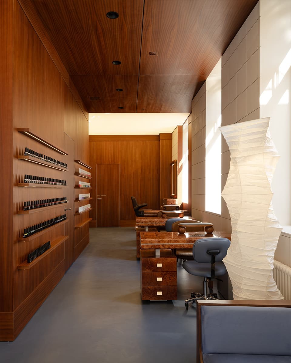 Отсылки к корейской архитектуре в интерьере бьюти-студии — проект Екатерины Рыбалко